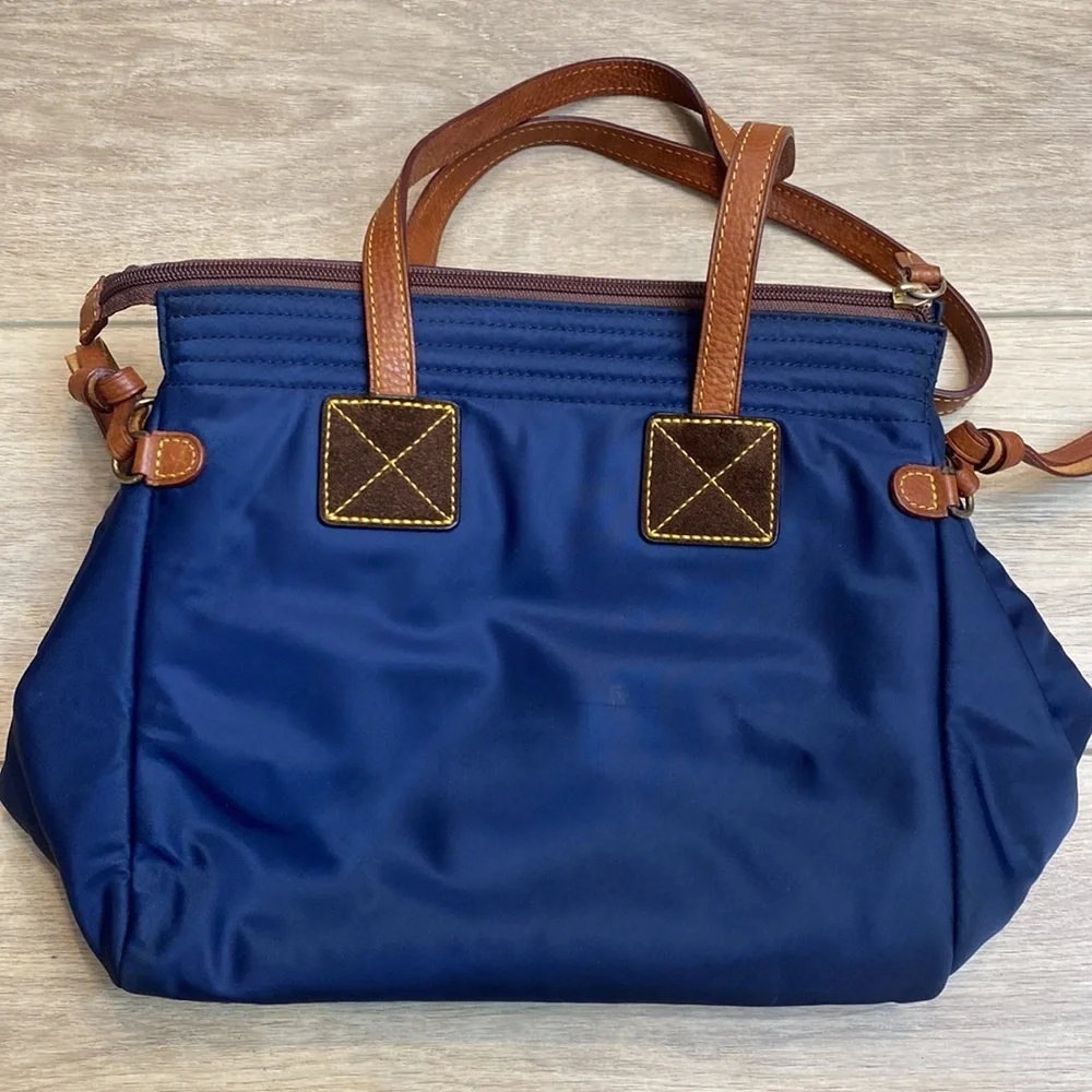Dooney & Bourke Nylon Zipper‎ Tote